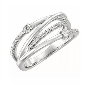 ** NEW 925 Silver Ring w/white Sapphire stones